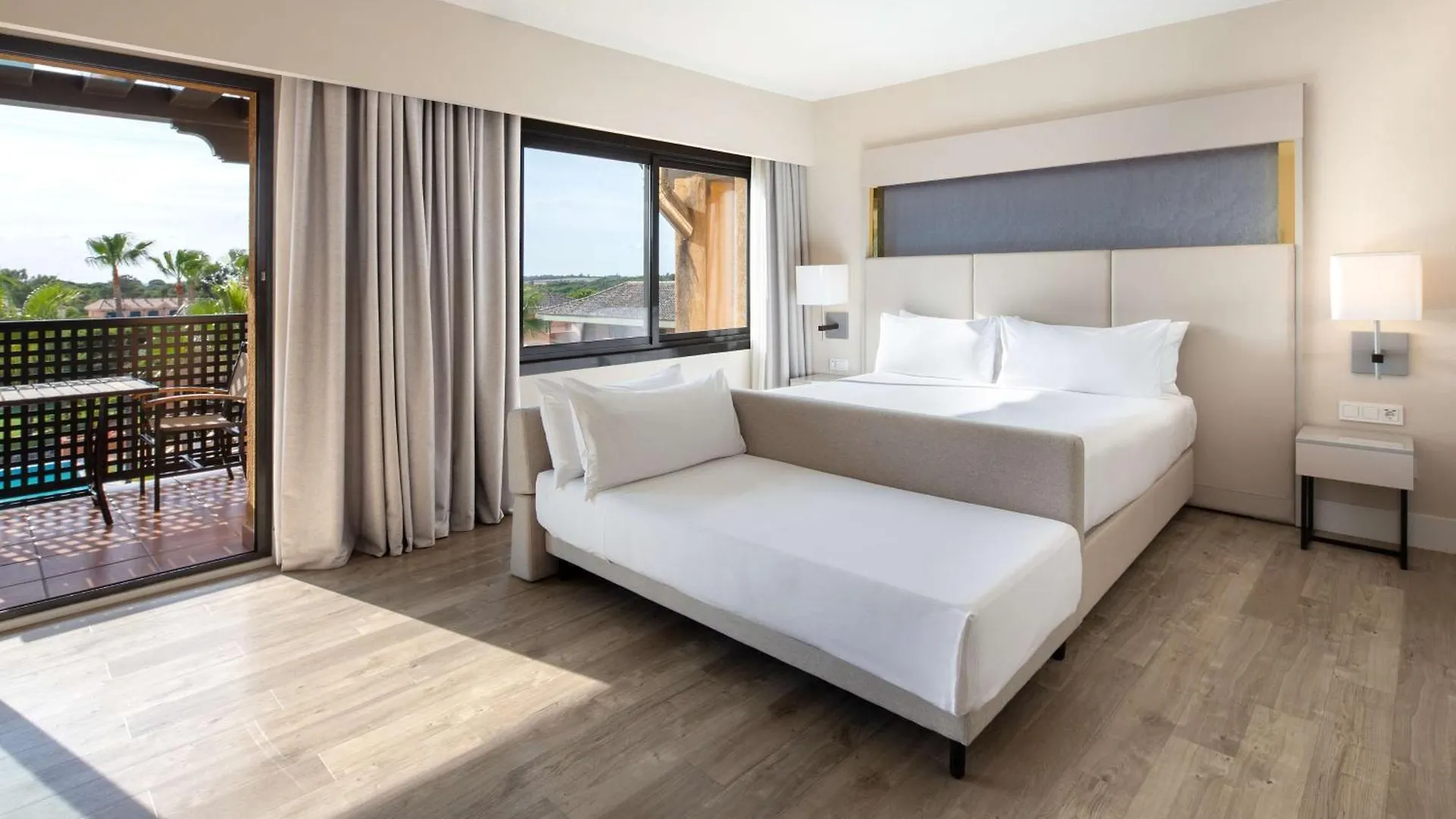 Doubletree By Hilton Islantilla Beach Golf Resort 4*,