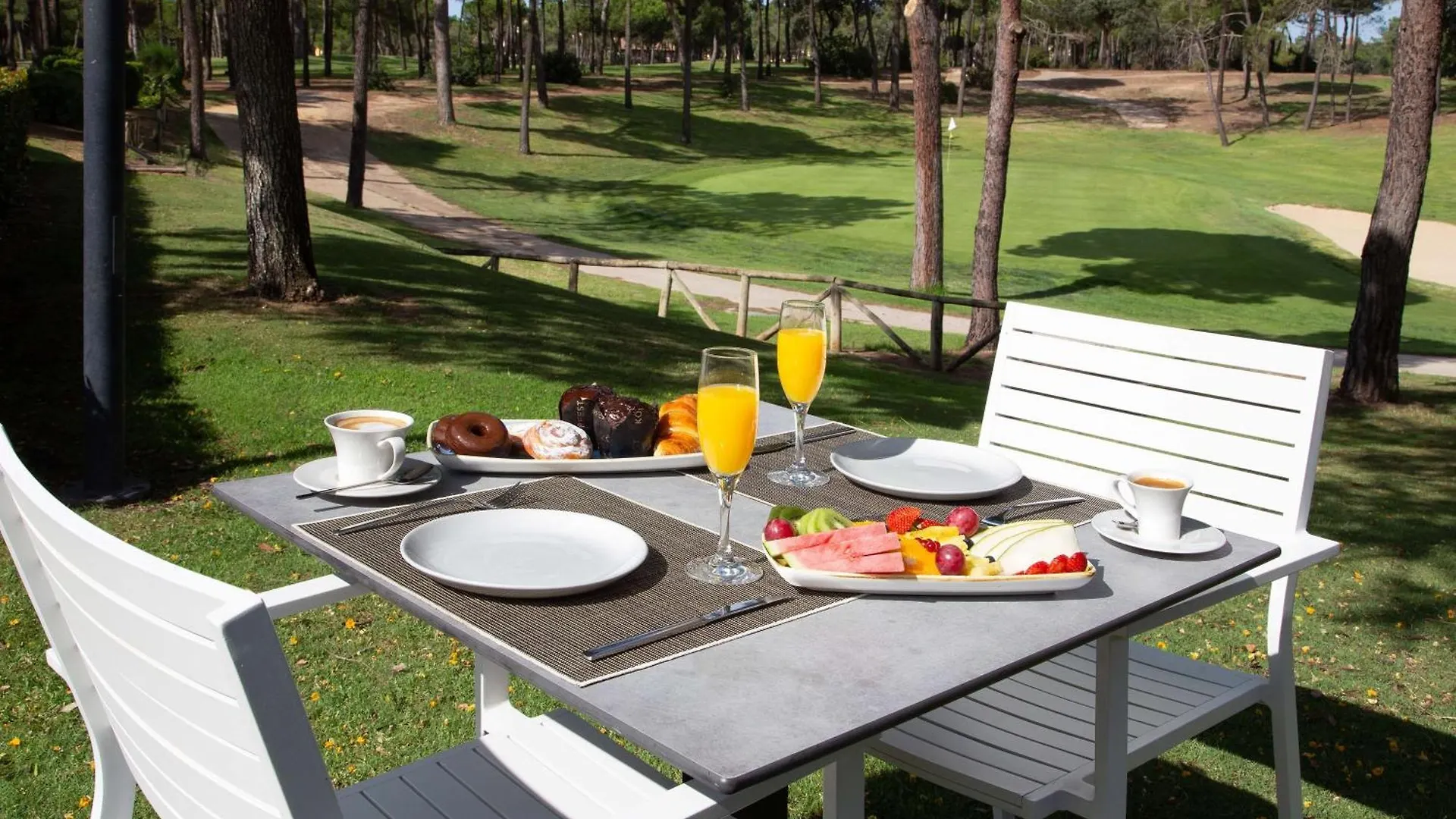 Doubletree By Hilton Islantilla Beach Golf Resort 4*,